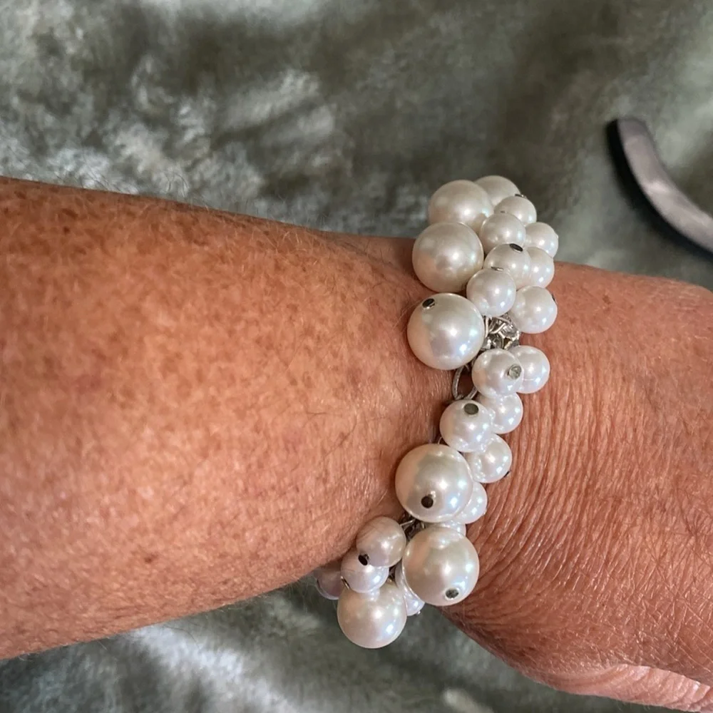 Aeropostale Silver Chain Bracelet with White Pearls
